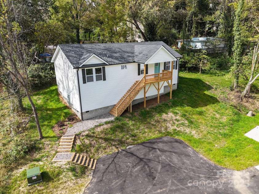 12 Holcombe Road, Candler, NC 28715.  MLS# CAR4245519, YatesRealty ID 6754. 