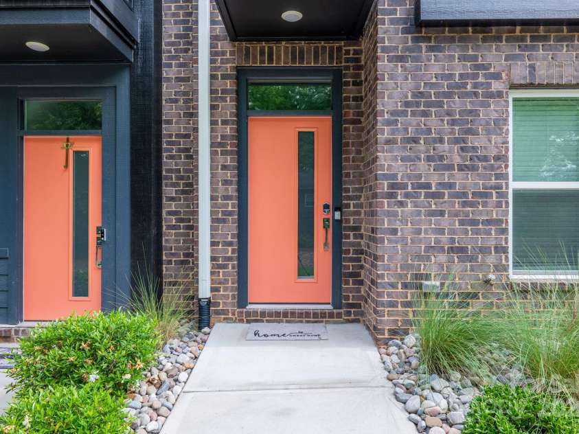 648 End Drive, Charlotte, NC 28208.  MLS# CAR4242821, YatesRealty ID 6756. 