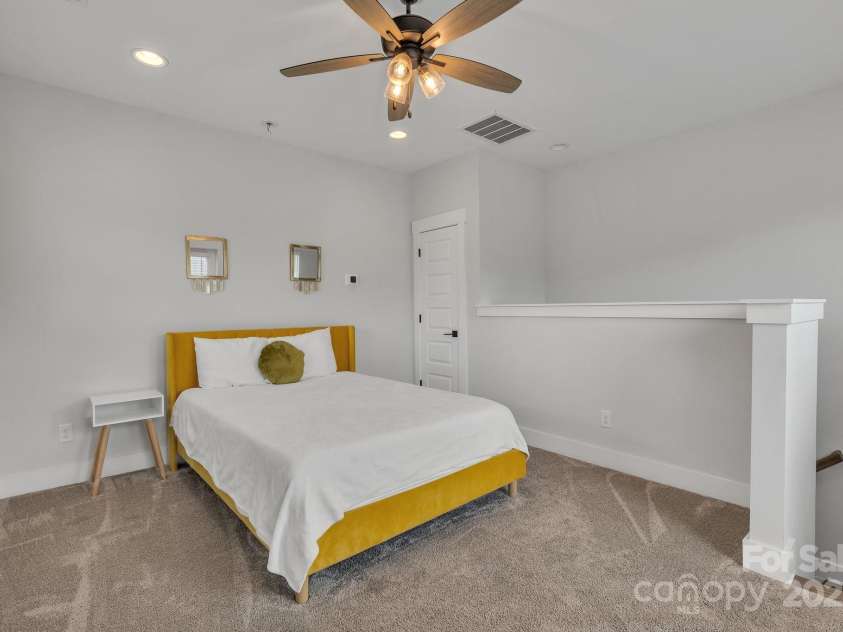 648 End Drive, Charlotte, NC 28208.  MLS# CAR4242821, YatesRealty ID 6756. 