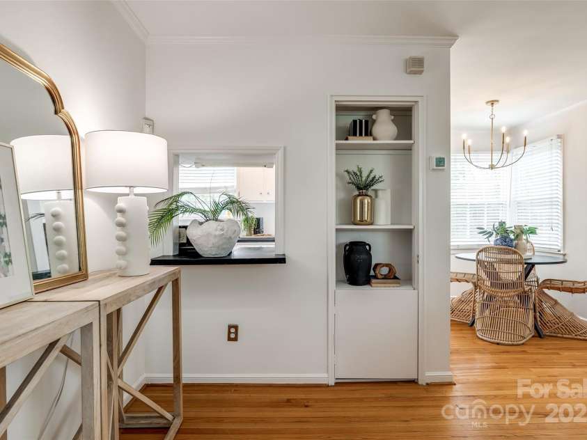 315 Wakefield Drive, Charlotte, NC 28209.  MLS# CAR4226849, YatesRealty ID 6757. 