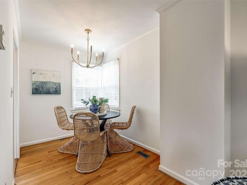 315 Wakefield Drive, Charlotte, NC 28209.  MLS# CAR4226849, YatesRealty ID 6757. 