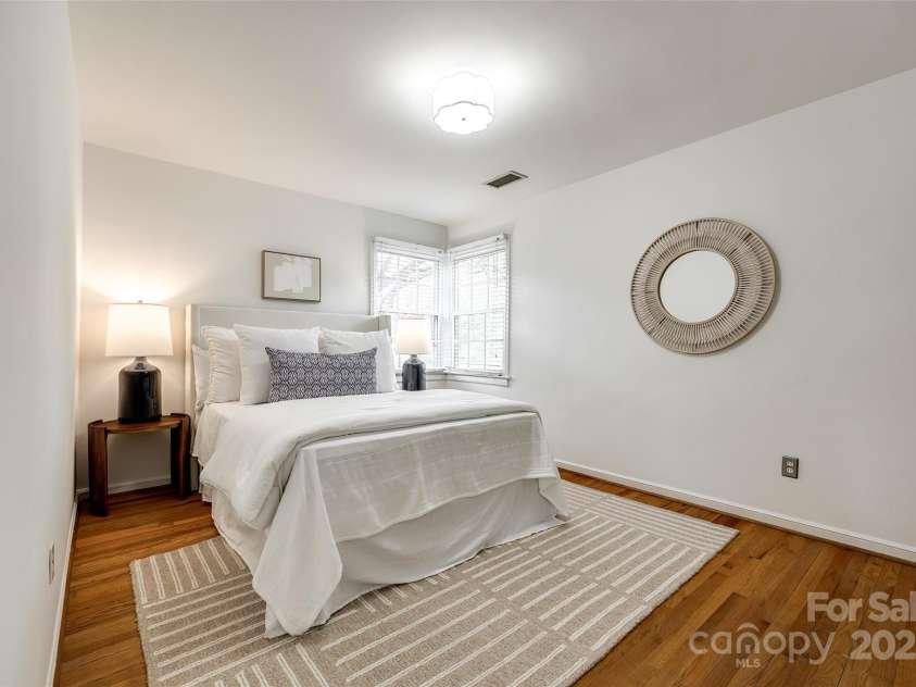 315 Wakefield Drive, Charlotte, NC 28209.  MLS# CAR4226849, YatesRealty ID 6757. 