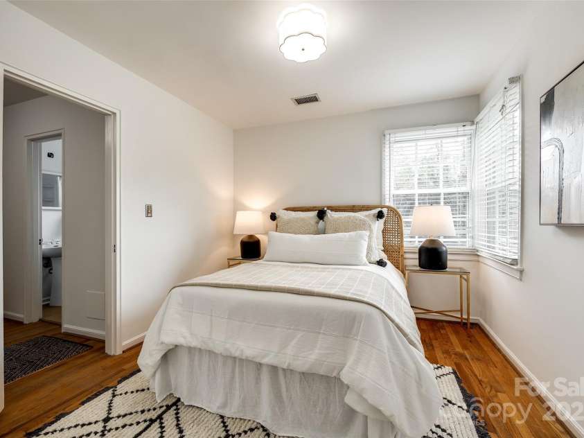 315 Wakefield Drive, Charlotte, NC 28209.  MLS# CAR4226849, YatesRealty ID 6757. 