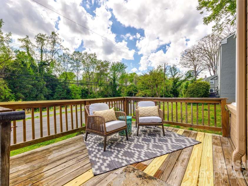 315 Wakefield Drive, Charlotte, NC 28209.  MLS# CAR4226849, YatesRealty ID 6757. 