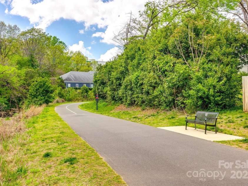 315 Wakefield Drive, Charlotte, NC 28209.  MLS# CAR4226849, YatesRealty ID 6757. 
