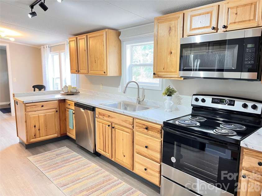25 Overbrook Drive, Saluda, NC 28773.  MLS# CAR4306681, YatesRealty ID 6758. 