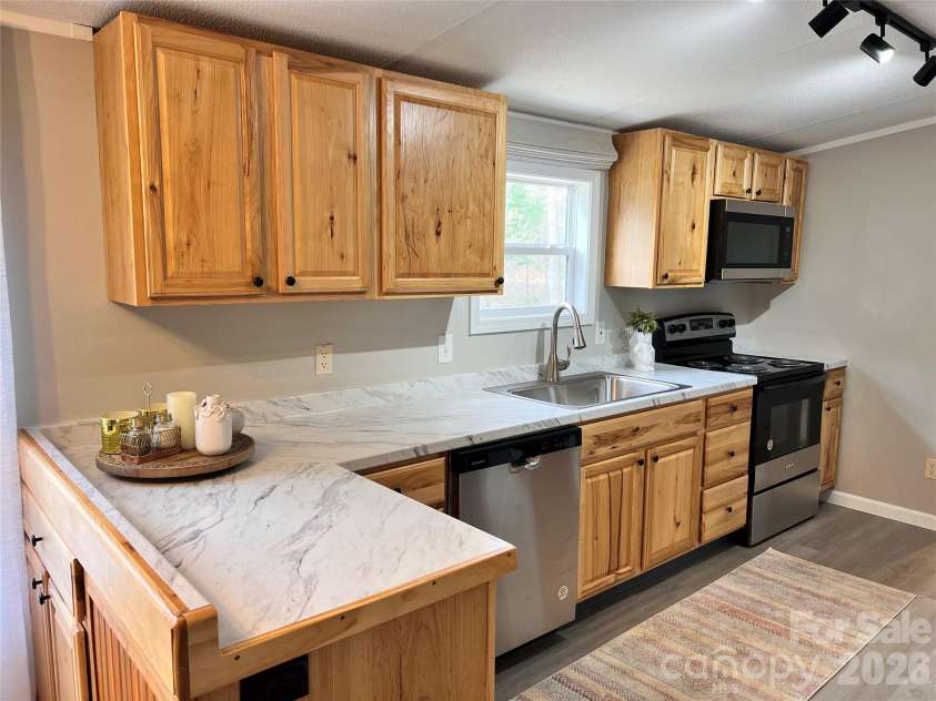 25 Overbrook Drive, Saluda, NC 28773.  MLS# CAR4306681, YatesRealty ID 6758. 