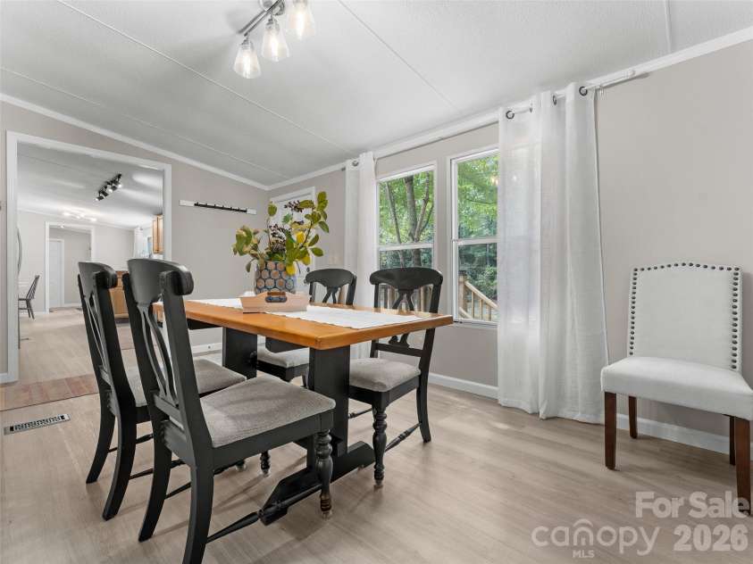 25 Overbrook Drive, Saluda, NC 28773.  MLS# CAR4306681, YatesRealty ID 6758. Dining area. 