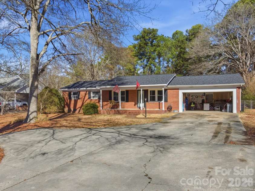 2694 Pineview Drive, Lancaster, SC 29720.  MLS# CAR4352153, YatesRealty ID 6760. 