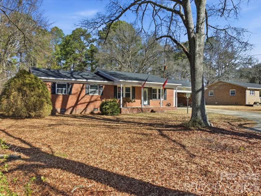 2694 Pineview Drive, Lancaster, SC 29720.  MLS# CAR4352153, YatesRealty ID 6760. 