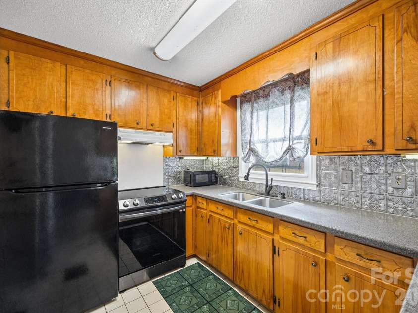 3695 Black Highway, York, SC 29745.  MLS# CAR4359817, YatesRealty ID 6761. Kitchen