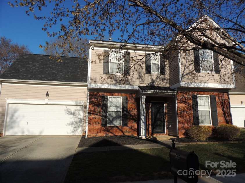7814 Rolling Meadows Lane, Huntersville, NC 28078.  MLS# CAR4238329, YatesRealty ID 6761. 