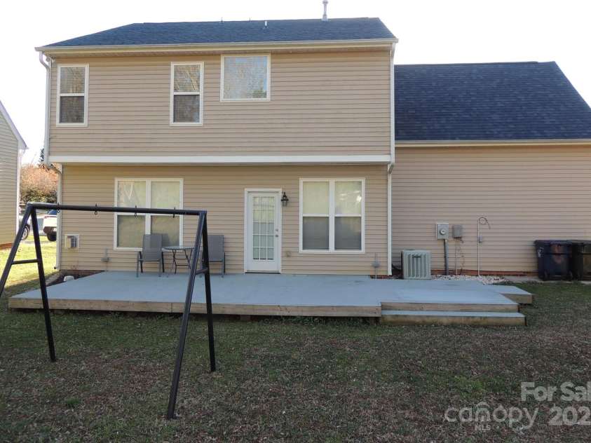 7814 Rolling Meadows Lane, Huntersville, NC 28078.  MLS# CAR4238329, YatesRealty ID 6761. 