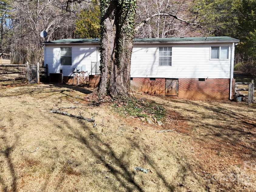 5124 Gates Drive, Denver, NC 28037.  MLS# CAR4227269, YatesRealty ID 6762. 