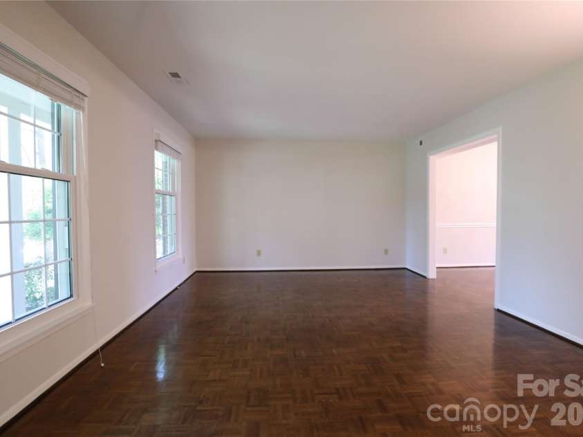 725 Bethune Place, Matthews, NC 28105.  MLS# CAR4361876, YatesRealty ID 6763. 