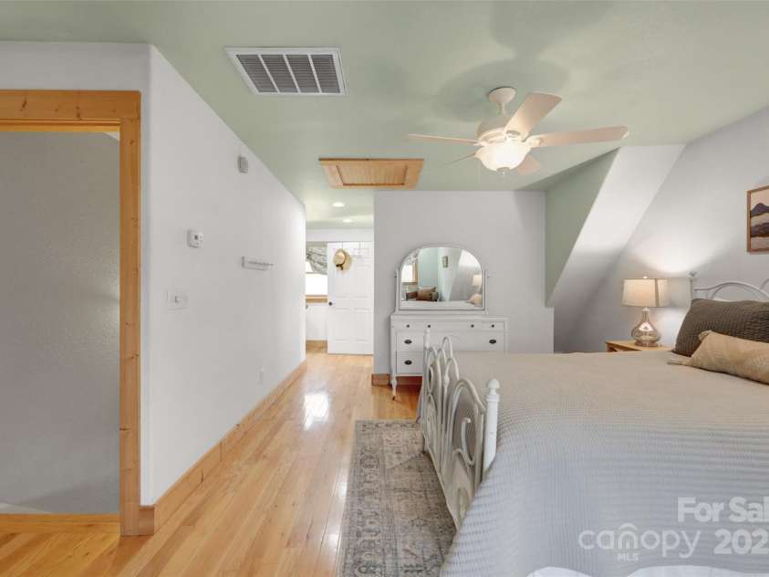 60 Hidden View Lane, Almond, NC 28702.  MLS# CAR4248254, YatesRealty ID 6764. 