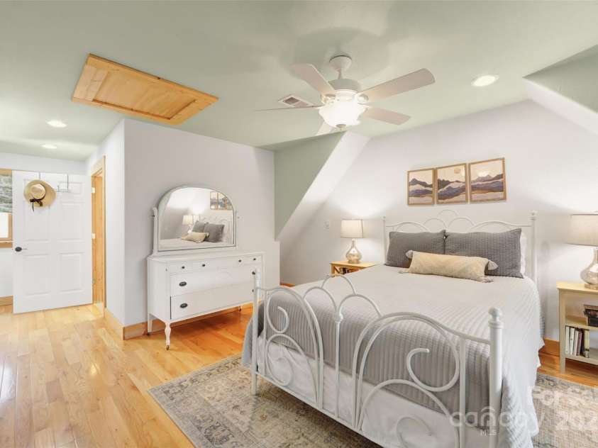 60 Hidden View Lane, Almond, NC 28702.  MLS# CAR4248254, YatesRealty ID 6764. 