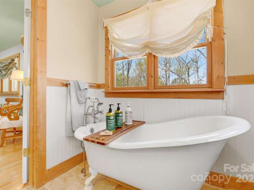 60 Hidden View Lane, Almond, NC 28702.  MLS# CAR4248254, YatesRealty ID 6764. 