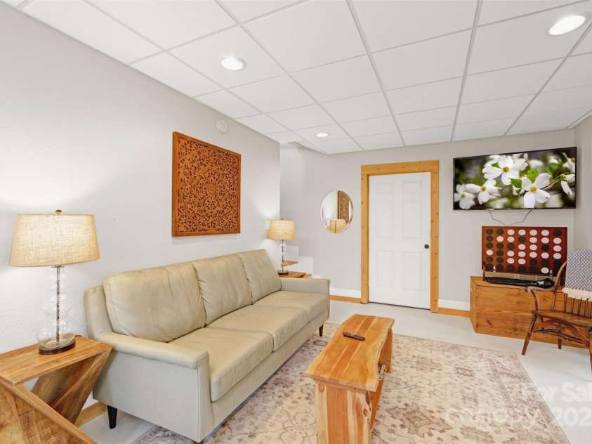 60 Hidden View Lane, Almond, NC 28702.  MLS# CAR4248254, YatesRealty ID 6764. 