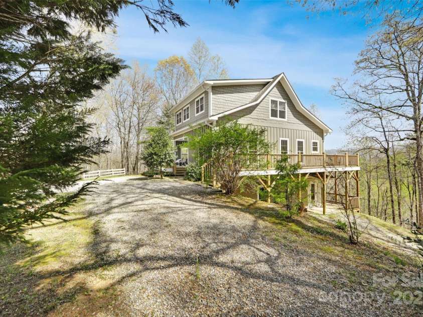 60 Hidden View Lane, Almond, NC 28702.  MLS# CAR4248254, YatesRealty ID 6764. 