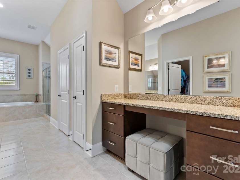 400 Eden Hollow Lane, Weddington, NC 28104.  MLS# CAR4243041, YatesRealty ID 6765. Large primary bathroom