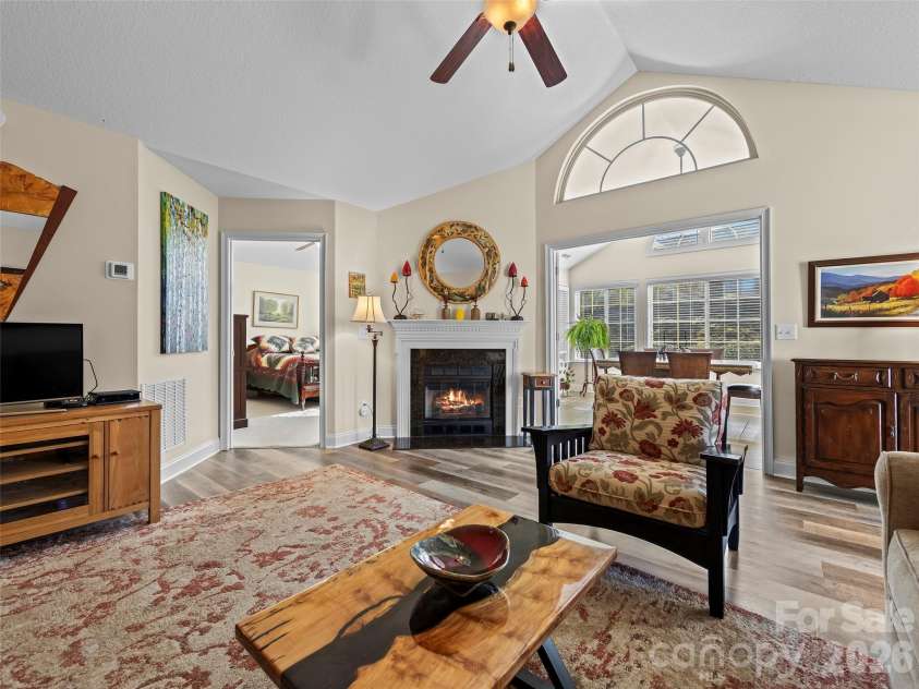 81 Outlook Circle, Swannanoa, NC 28778.  MLS# CAR4362543, YatesRealty ID 6766. 