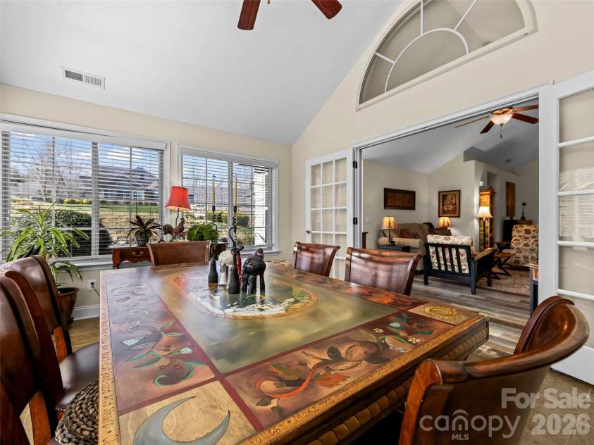 81 Outlook Circle, Swannanoa, NC 28778.  MLS# CAR4362543, YatesRealty ID 6766. 