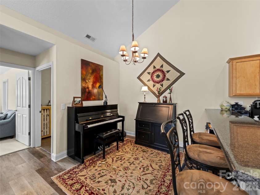 81 Outlook Circle, Swannanoa, NC 28778.  MLS# CAR4362543, YatesRealty ID 6766. 