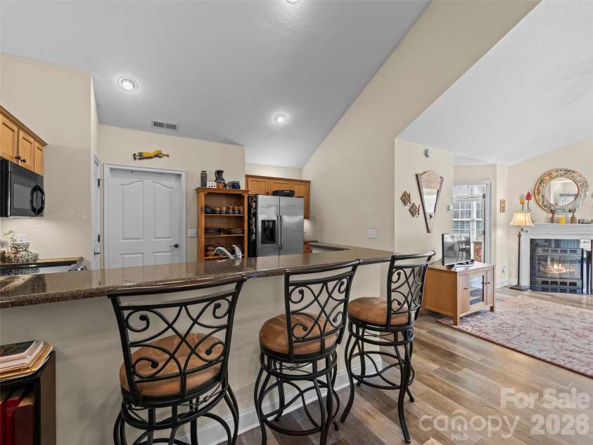 81 Outlook Circle, Swannanoa, NC 28778.  MLS# CAR4362543, YatesRealty ID 6766. 