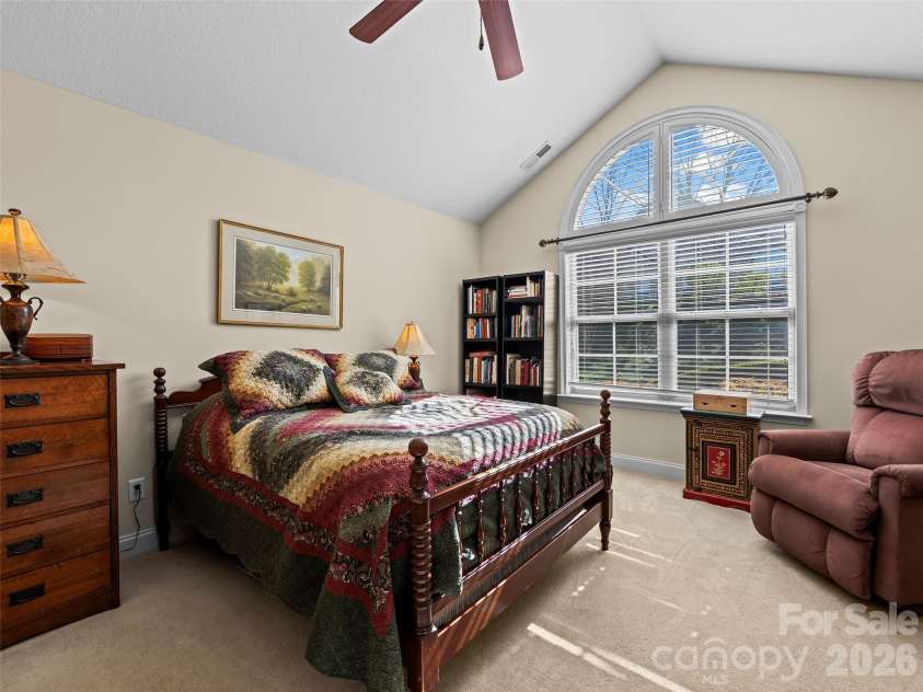 81 Outlook Circle, Swannanoa, NC 28778.  MLS# CAR4362543, YatesRealty ID 6766. 