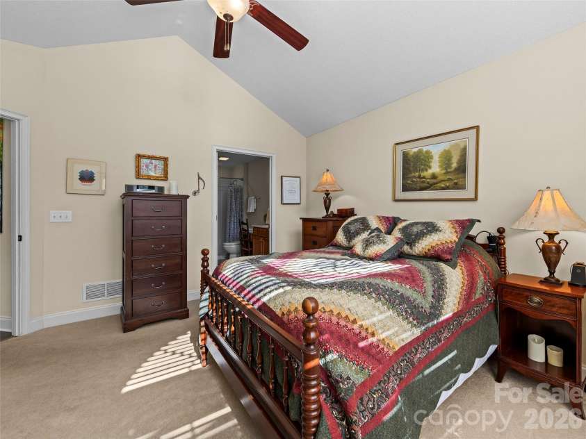 81 Outlook Circle, Swannanoa, NC 28778.  MLS# CAR4362543, YatesRealty ID 6766. 