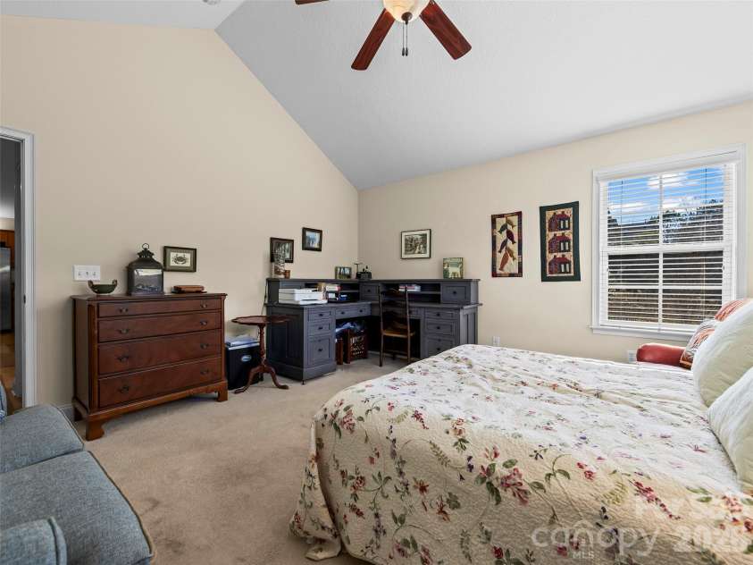 81 Outlook Circle, Swannanoa, NC 28778.  MLS# CAR4362543, YatesRealty ID 6766. 