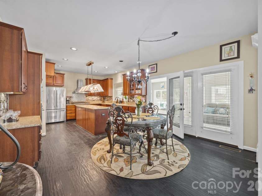6215 Glencairn Court, Charlotte, NC 28269.  MLS# CAR4359110, YatesRealty ID 6767. 