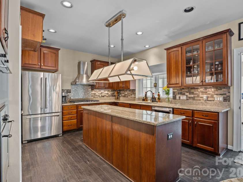 6215 Glencairn Court, Charlotte, NC 28269.  MLS# CAR4359110, YatesRealty ID 6767. 