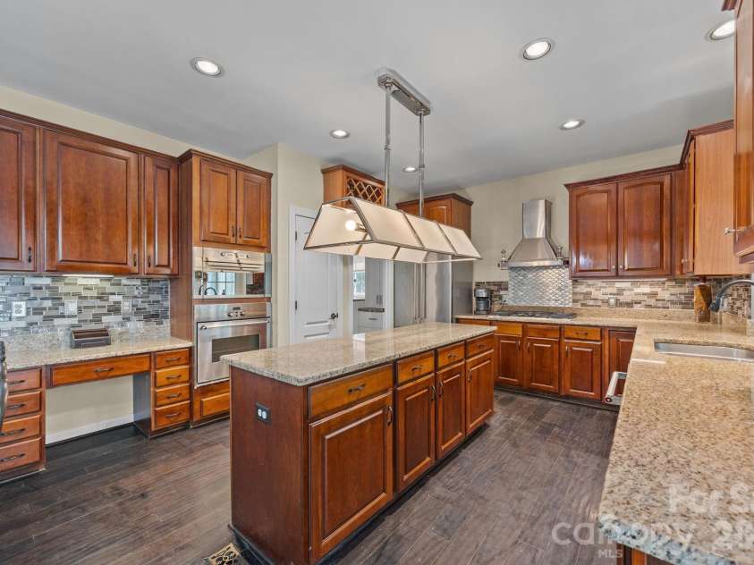 6215 Glencairn Court, Charlotte, NC 28269.  MLS# CAR4359110, YatesRealty ID 6767. 