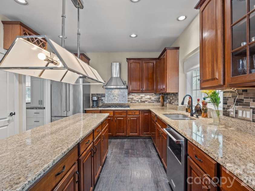 6215 Glencairn Court, Charlotte, NC 28269.  MLS# CAR4359110, YatesRealty ID 6767. 
