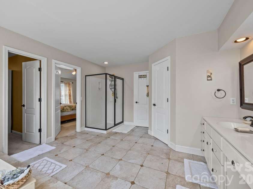 6215 Glencairn Court, Charlotte, NC 28269.  MLS# CAR4359110, YatesRealty ID 6767. 