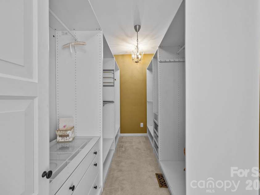 6215 Glencairn Court, Charlotte, NC 28269.  MLS# CAR4359110, YatesRealty ID 6767. 