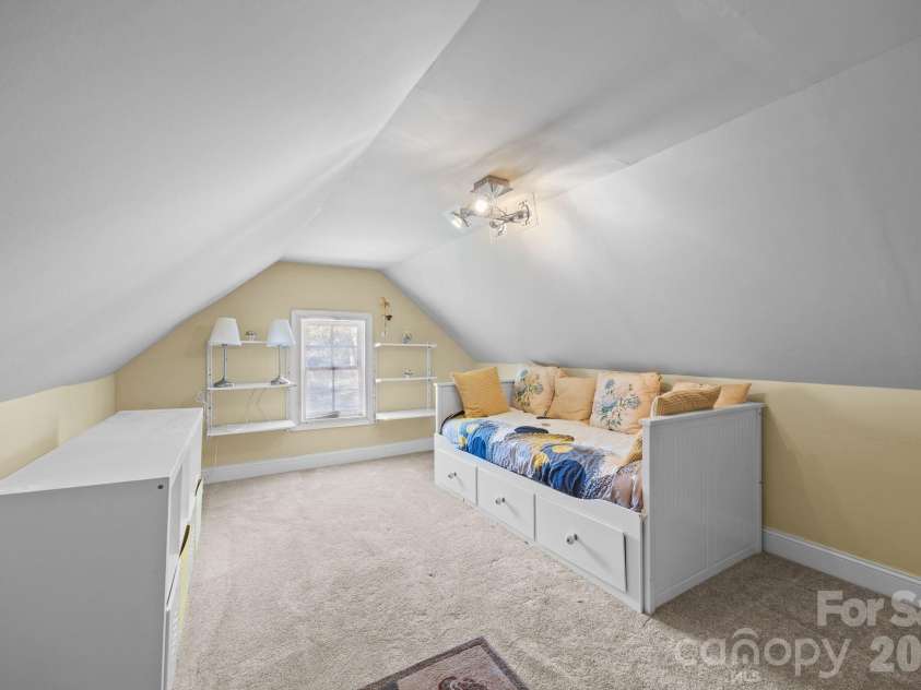 6215 Glencairn Court, Charlotte, NC 28269.  MLS# CAR4359110, YatesRealty ID 6767. 