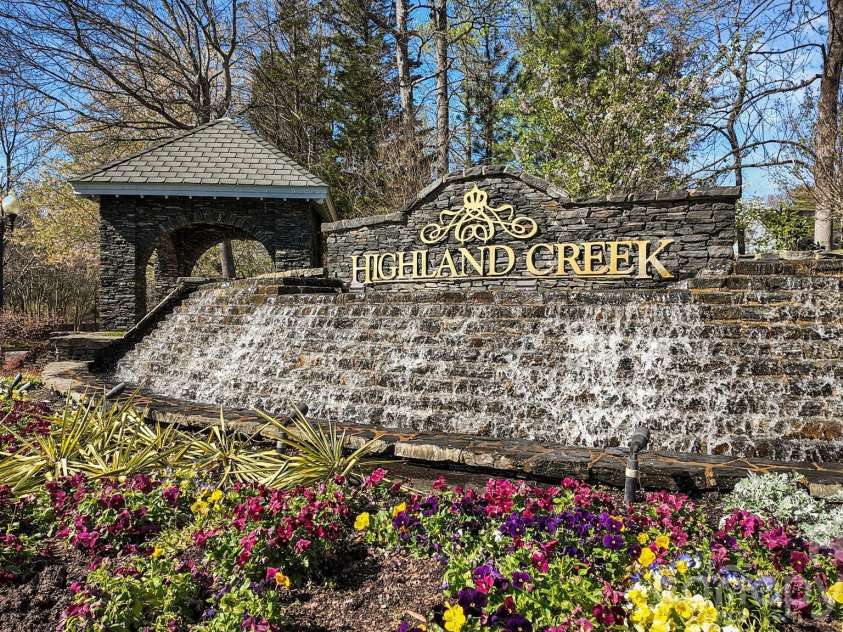 6215 Glencairn Court, Charlotte, NC 28269.  MLS# CAR4359110, YatesRealty ID 6767. 