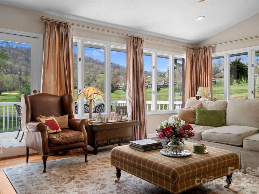 4 Willow View Drive, Mills River, NC 28759.  MLS# CAR4244291, YatesRealty ID 6769. 