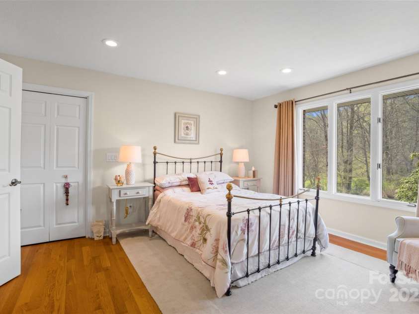 4 Willow View Drive, Mills River, NC 28759.  MLS# CAR4244291, YatesRealty ID 6769. 