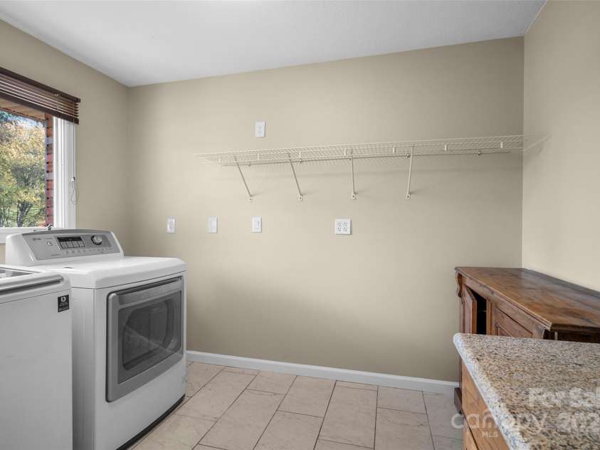 4 Willow View Drive, Mills River, NC 28759.  MLS# CAR4244291, YatesRealty ID 6769. 