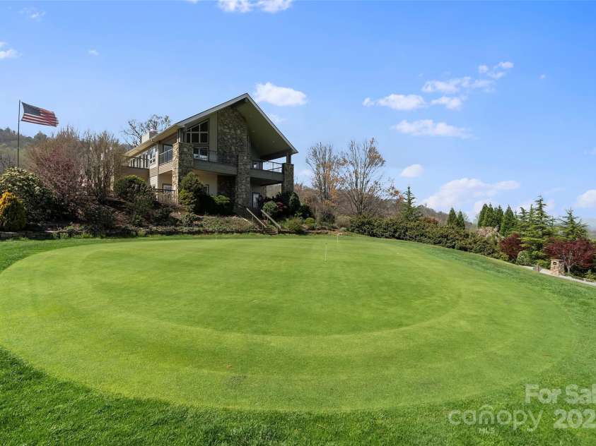 4 Willow View Drive, Mills River, NC 28759.  MLS# CAR4244291, YatesRealty ID 6769. Community Golf Course