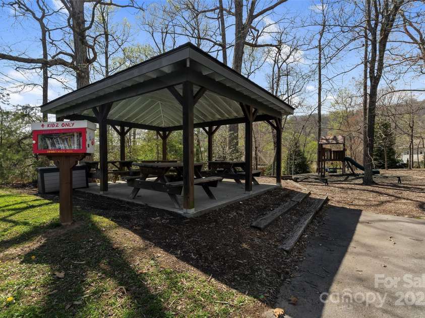 4 Willow View Drive, Mills River, NC 28759.  MLS# CAR4244291, YatesRealty ID 6769. Community Picnic Area & Playground