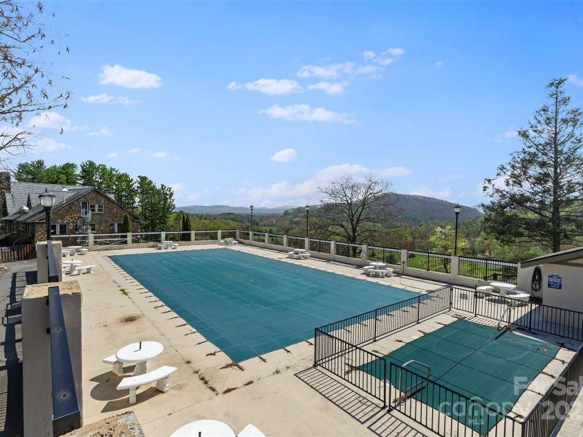 4 Willow View Drive, Mills River, NC 28759.  MLS# CAR4244291, YatesRealty ID 6769. Community Pool