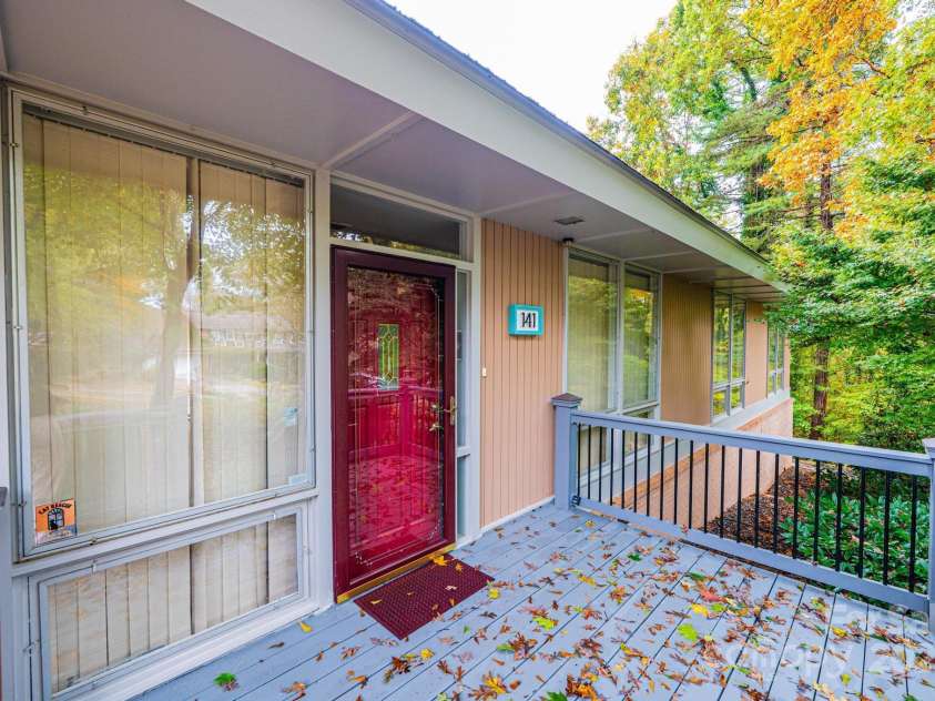 141 36th Avenue, Hickory, NC 28601.  MLS# CAR4317550, YatesRealty ID 677. 