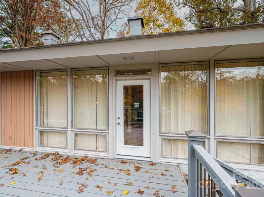 141 36th Avenue, Hickory, NC 28601.  MLS# CAR4317550, YatesRealty ID 677. 