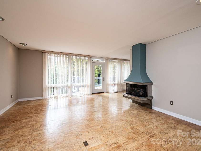 141 36th Avenue, Hickory, NC 28601.  MLS# CAR4317550, YatesRealty ID 677. Family Room