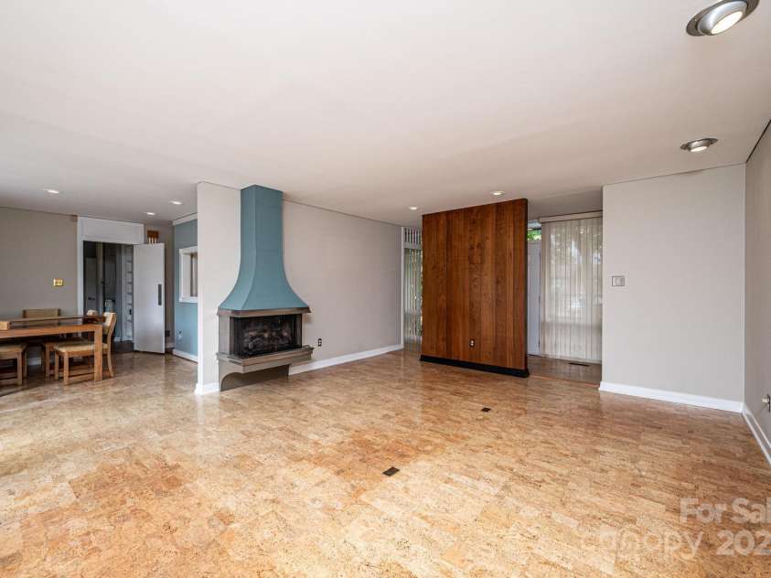 141 36th Avenue, Hickory, NC 28601.  MLS# CAR4317550, YatesRealty ID 677. Family Room